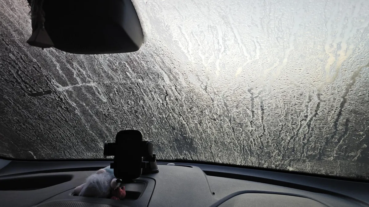 Luftentfeuchter-Kissen im Auto: so vermeidest du vereiste Scheiben