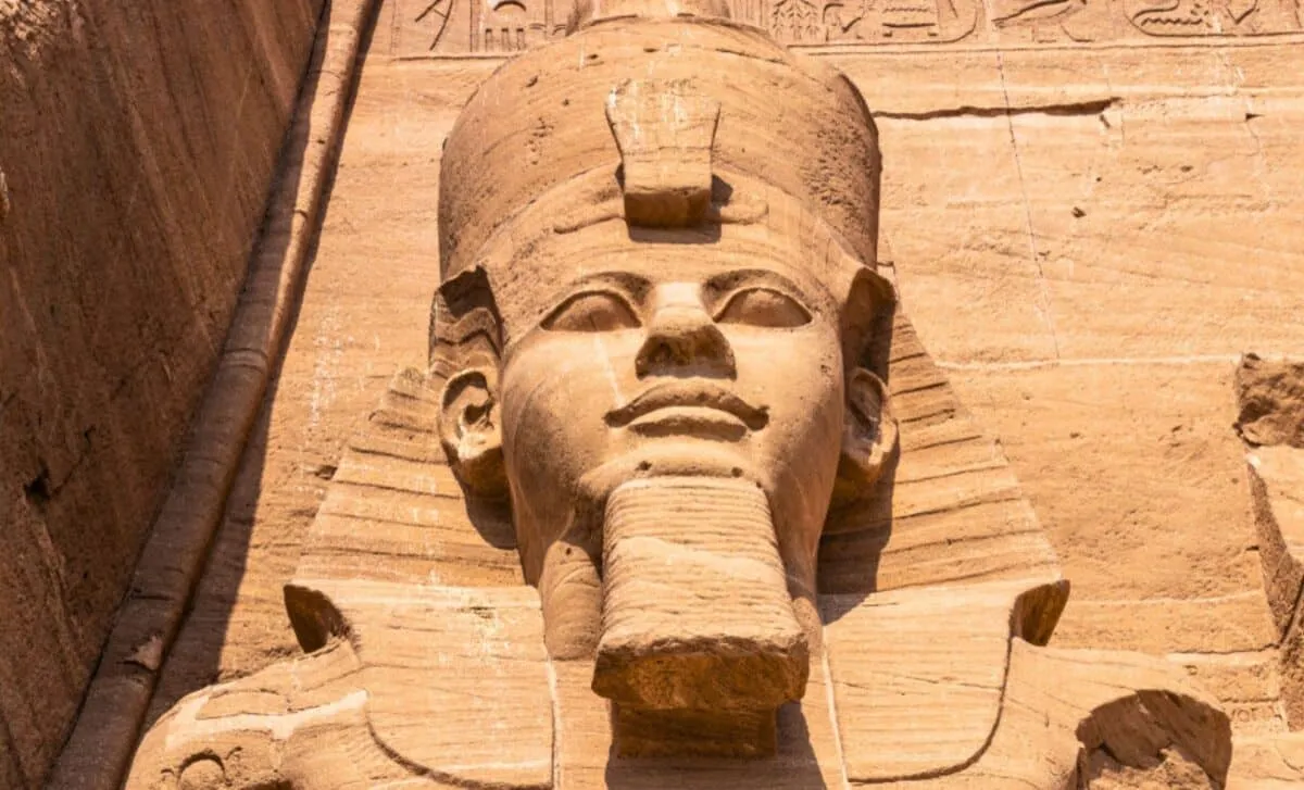 Sensationeller Fund: Teil der Statue von Ramses II in Ägypten entdeckt